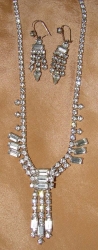 detail_2451_1-_necklace_n_earrings_dangle_rhinestones.jpg