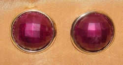 detail_2470_1_-_earrings_purple_plastic_button.jpg