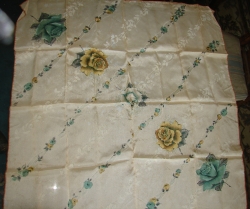 detail_3081_Scarf_Yellow_Rose.jpg