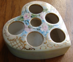 detail_3093_ceramic_heart_lipstick_holder.jpg