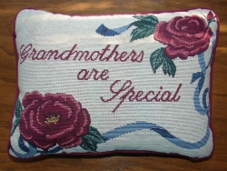 detail_3099_pillow_grandmother.jpg