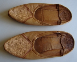 detail_3132_footwear_Morrocan_shoes.jpg