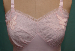 detail_3216_slip_Full__Pink_36_close-up.jpg