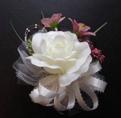 detail_3372_silk_corsage_1.jpg