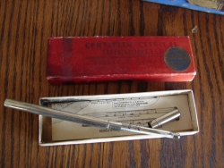 detail_3606_certified_thermometer_1.JPG