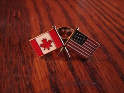 detail_3610_canada_-_usa_flag_pin.JPG