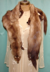 detail_40_3_mink_stole_front.jpg