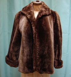 detail_45_Beaver_Coat_Front.jpg